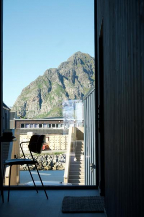 Brand new apartment by the sea in Henningsvær